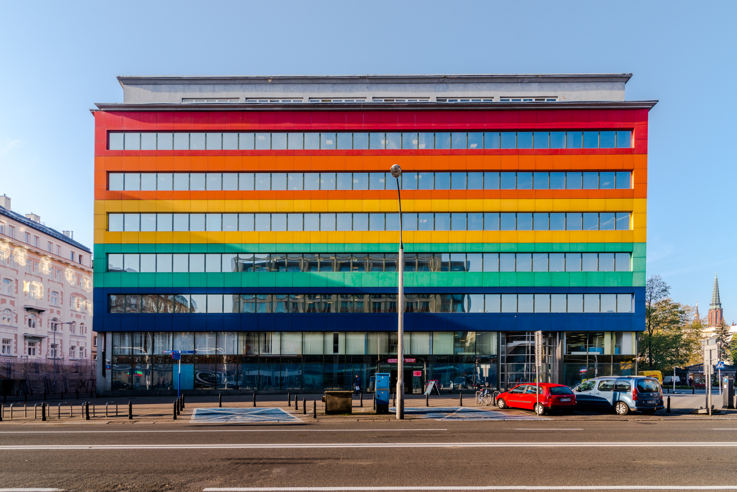 Zdjęcie architektury budynku Rainbow Center - modernizacja dawnego Powszechnego Domu Towarowego
